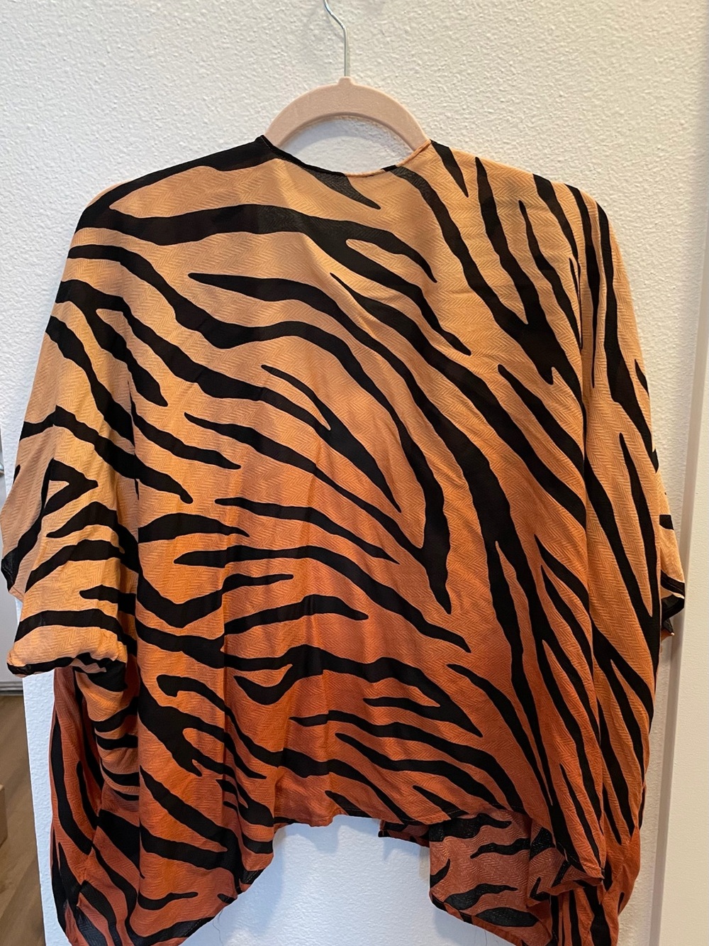 Forever 21 Black and Rust Tiger-Print Kimono Tunic - Picture 2 of 2